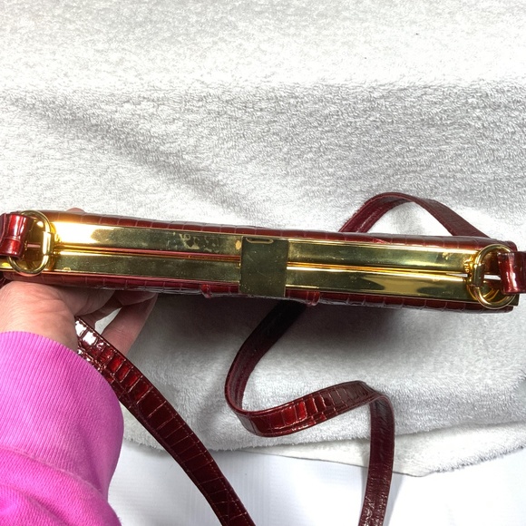 Stuart Weitzman Red Croc Frame Bag - Picture 3 of 14